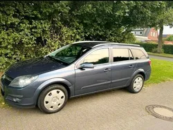 Blau Gebraucht 2006 Opel Astra Kombi | 1.250 € (Guter Preis)