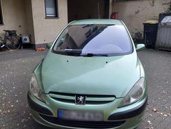 Grün Gebraucht 2001 Peugeot 307 Limousine | 1.550 € (Fairer Preis)