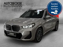 Silber Neu 2025 BMW iX1 M Sport SUV | 59.590 € (Etwas zu teuer)