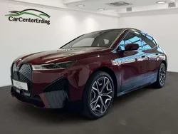 Aventurinrot iii metallic Gebraucht 2022 BMW iX Sport Line SUV | 59.990 € (Superpreis)