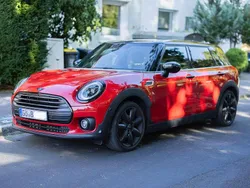 Rot Gebraucht 2022 Mini Cooper Clubman Kombi | 23.850 € (Guter Preis)