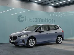 Grau Gebraucht 2022 BMW 220 Van / Kleinbus | 29.090 € (Fairer Preis)