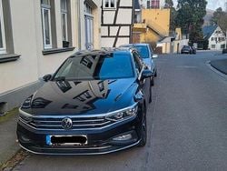 Schwarz Gebraucht 2020 VW Passat R-line Kombi | 24.550 € (Fairer Preis)