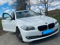 Weiß Gebraucht 2012 BMW 525 Kombi | 12.600 €