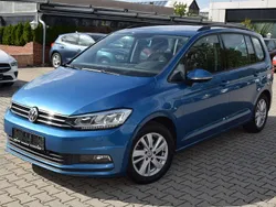 Blau Gebraucht 2020 VW Touran Comfortline Van / Kleinbus | 16.600 € (Guter Preis)