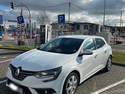 Weiß Gebraucht 2016 Renault Mégane IV Bose Edition Limousine | 12.500 €