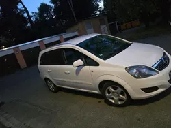 Weiß Gebraucht 2011 Opel Zafira Van / Kleinbus | 4.000 € (Fairer Preis)