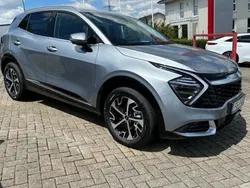 Silbern Gebraucht 2024 Kia Sportage Spirit SUV | 39.890 € (Fairer Preis)