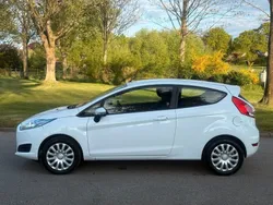 Weiß Gebraucht 2015 Ford Fiesta Trend Kleinwagen | 5.999 € (Fairer Preis)