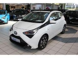 Pianosaweiss Gebraucht 2021 Toyota Aygo x-sky Kleinwagen | 11.890 € (Fairer Preis)