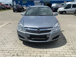 Silber Gebraucht 2008 Opel Astra Edition Limousine | 3.200 € (Etwas zu teuer)