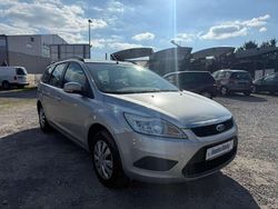 Polarsilber metallic Gebraucht 2010 Ford Focus Kombi | 950 € (Superpreis)