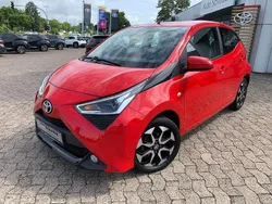 Rot Gebraucht 2021 Toyota Aygo X-play Kleinwagen | 10.990 € (Fairer Preis)
