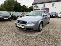Grau Gebraucht 2004 Audi A4 Limousine | 699 € (Fairer Preis)