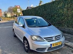Silber Gebraucht 2005 VW Golf Plus Cross Comfortline Van / Kleinbus | 2.200 € (Guter Preis)