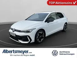 Weiß Gebraucht 2024 VW Golf VIII R-line Limousine | 29.898 € (Fairer Preis)