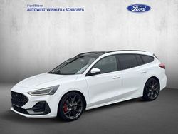 Weiß Gebraucht 2022 Ford Focus ST Limousine | 33.990 € (Etwas zu teuer)
