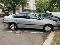 Silber Gebraucht 2002 Toyota Avensis Limousine | 2.800 €