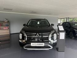 Schwarz Neu 2025 Mitsubishi Outlander P-HEV SUV | 50.990 € (Fairer Preis)