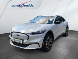 Weiß Gebraucht 2024 Ford Mustang Mach-E Premium SUV | 53.000 € (Etwas zu teuer)