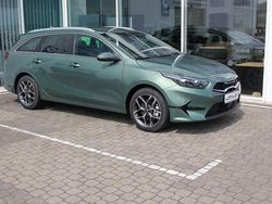 Grün Neu 2025 Kia Ceed Sportswagon Spirit Kombi | 26.990 € (Fairer Preis)
