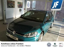 Pfauengrün (metallic) Gebraucht 2018 VW Golf VII Comfortline Limousine | 12.666 € (Fairer Preis)