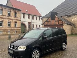 Schwarz Gebraucht 2005 VW Touran Van / Kleinbus | 1.200 € (Superpreis)