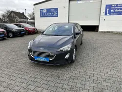 Pantherblau metallic Gebraucht 2021 Ford Focus Titanium Limousine | 14.000 € (Etwas zu teuer)