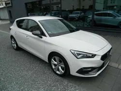 Weiß Gebraucht 2022 Seat Leon FR Limousine | 20.990 € (Guter Preis)