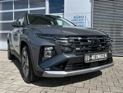 Ecotronicgrey Neu 2025 Hyundai Tucson Essential SUV | 29.990 €