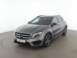 Grau Gebraucht 2016 Mercedes GLA250 AMG line SUV | 21.490 € (Etwas zu teuer)