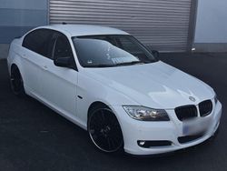 Weiß Gebraucht 2011 BMW 316 Limousine | 13.000 €