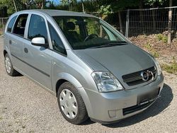 Silber Gebraucht 2004 Opel Meriva Van / Kleinbus | 515 € (Guter Preis)