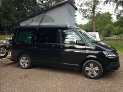 Schwarz Gebraucht 2016 VW T6 Beach Van | 49.500 €