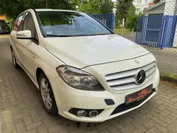 Weiß Gebraucht 2012 Mercedes B180 Van / Kleinbus | 5.490 € (Fairer Preis)