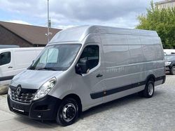 Silber (metallic) Gebraucht 2018 Renault Master Van | 18.921 €