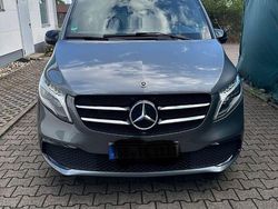Grau Gebraucht 2020 Mercedes V300 Van / Kleinbus | 47.800 € (Teuer)