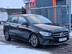 Schwarz Gebraucht 2022 Mercedes 180 Limousine | 9.950 € (Etwas zu teuer)