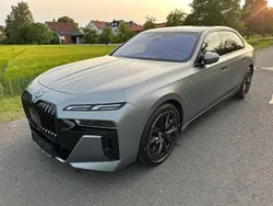 Grau Gebraucht 2024 BMW 740 M Sport Limousine | 96.990 € (Fairer Preis)