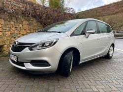 Silber Gebraucht 2016 Opel Zafira Tourer Van / Kleinbus | 14.500 € (Etwas zu teuer)
