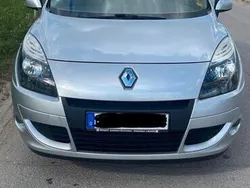 Silber Gebraucht 2010 Renault Scénic III Van / Kleinbus | 4.600 € (Guter Preis)