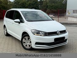 Weiß Gebraucht 2019 VW Touran Trendline Van / Kleinbus | 11.299 € (Guter Preis)