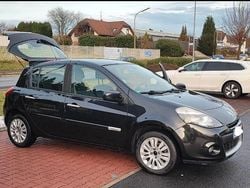 Schwarz Gebraucht 2009 Renault Clio II Dynamique Limousine | 1.900 € (Superpreis)