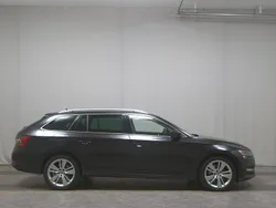 Schwarz Gebraucht 2020 Skoda Superb Premium Edition Kombi | 17.480 € (Guter Preis)