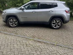 Grau Gebraucht 2017 Jeep Compass Limited SUV | 15.450 € (Fairer Preis)