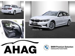 Weiß Gebraucht 2022 BMW 318 Advantage Kombi | 23.940 € (Guter Preis)