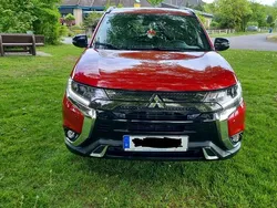 Rot Gebraucht 2019 Mitsubishi Outlander Plus SUV | 19.450 € (Guter Preis)