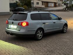 Grau Gebraucht 2010 VW Passat Kombi | 3.000 € (Guter Preis)