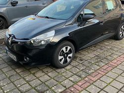 Schwarz Gebraucht 2015 Renault Clio IV Kleinwagen | 5.900 €