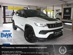 Alpine white 2farbig lack. Gebraucht 2022 Jeep Compass SUV | 22.899 € (Guter Preis)